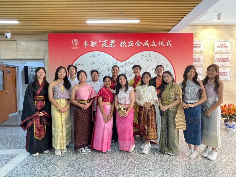 23年学生学接回家4